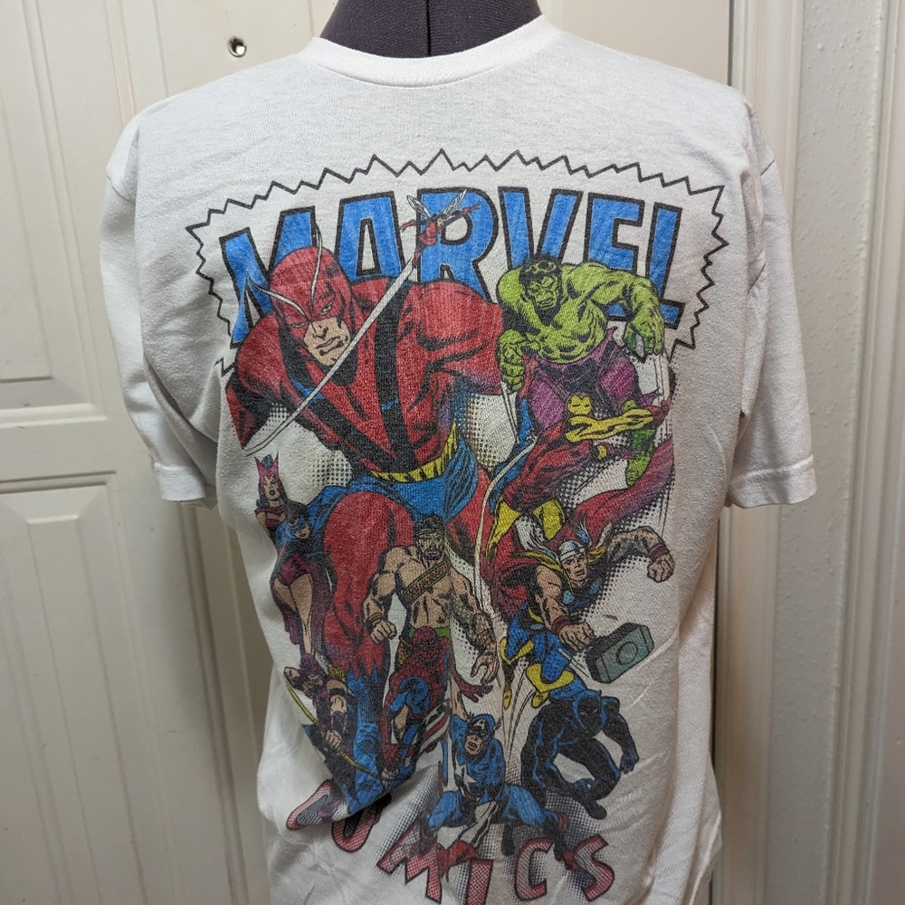 👍Vintage Official Marvel Mens Avengers Characters T-shirt White L color faded